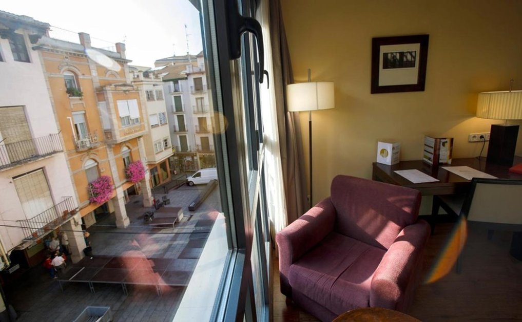 Gran Hotel Ciudad De Barbastro 16/28
