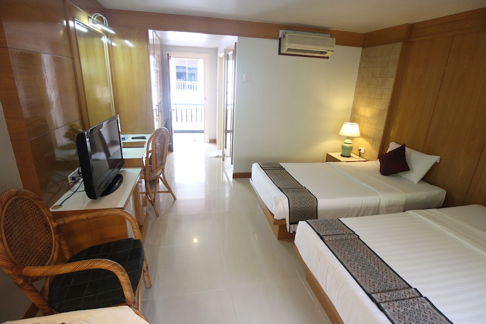 ROOM, TWIN BEDS, GARDEN WING