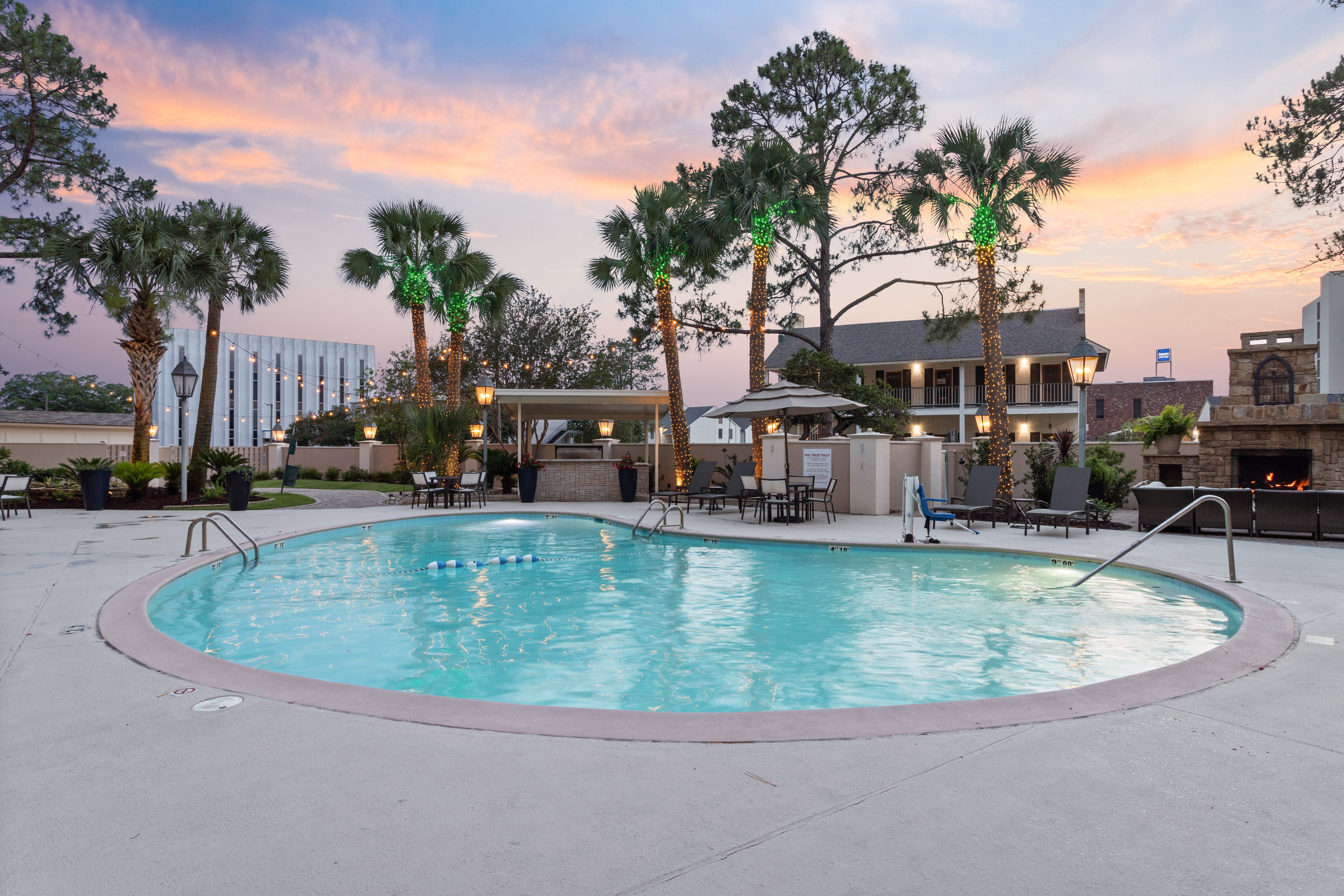 Crowne Plaza Executive Center Baton Rouge, an IHG Hotel 79/79