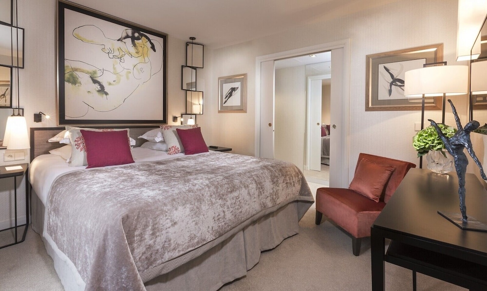 LUXURY, SUITE, QUEEN BED, BALCONY