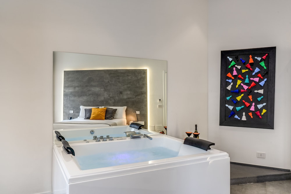 Gallery Suite Naples 24/46