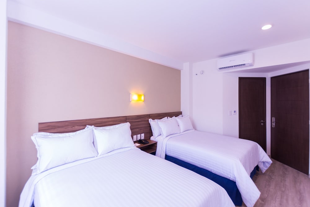 Hotel Crown Victoria 8/50