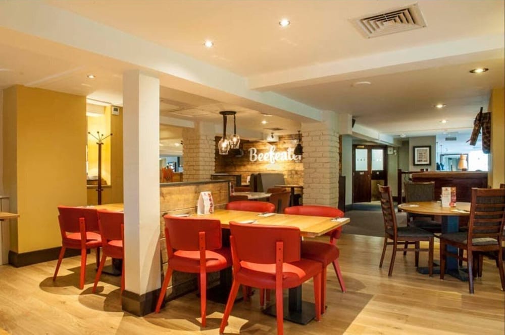 Premier Inn Wirral (Heswall) 23/37