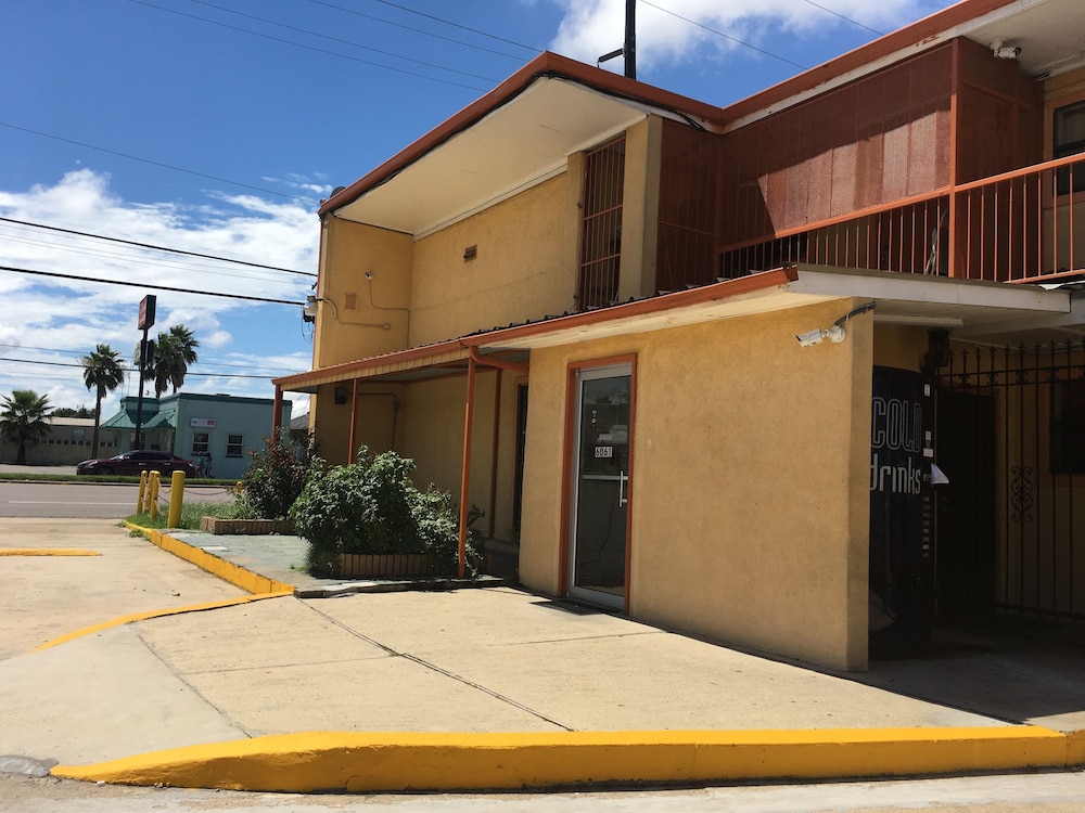 Monte Carlo Motel 9/39