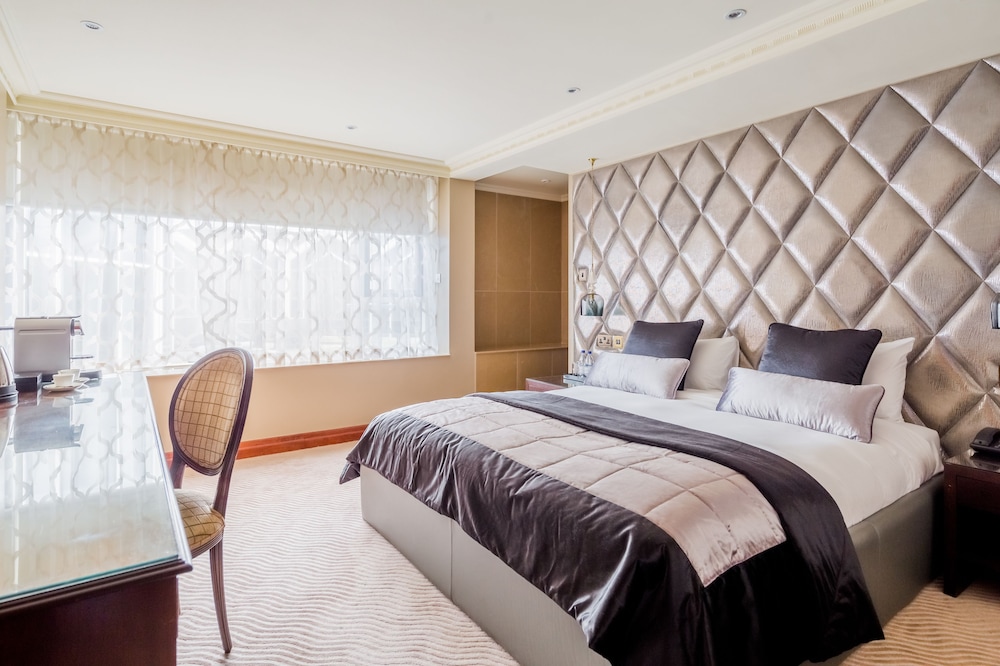 Radisson Blu Hotel, London Heathrow 19/55