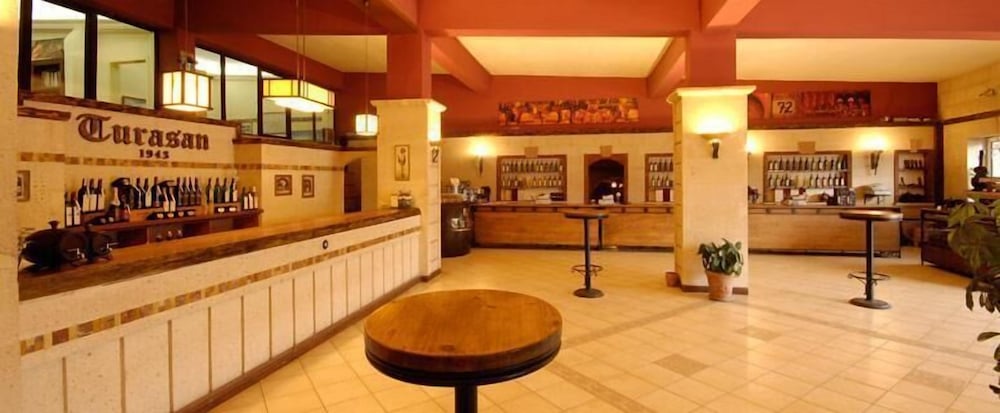 Taru Cave Suites 33/50
