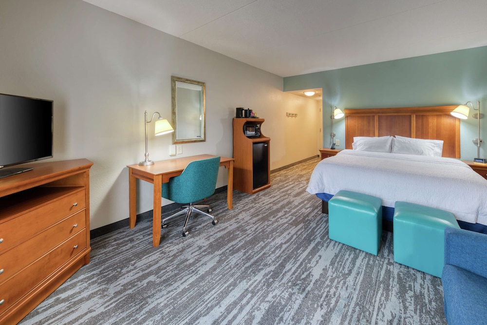 Hampton Inn Wilmington - University Area/Smith Creek Station 27/72