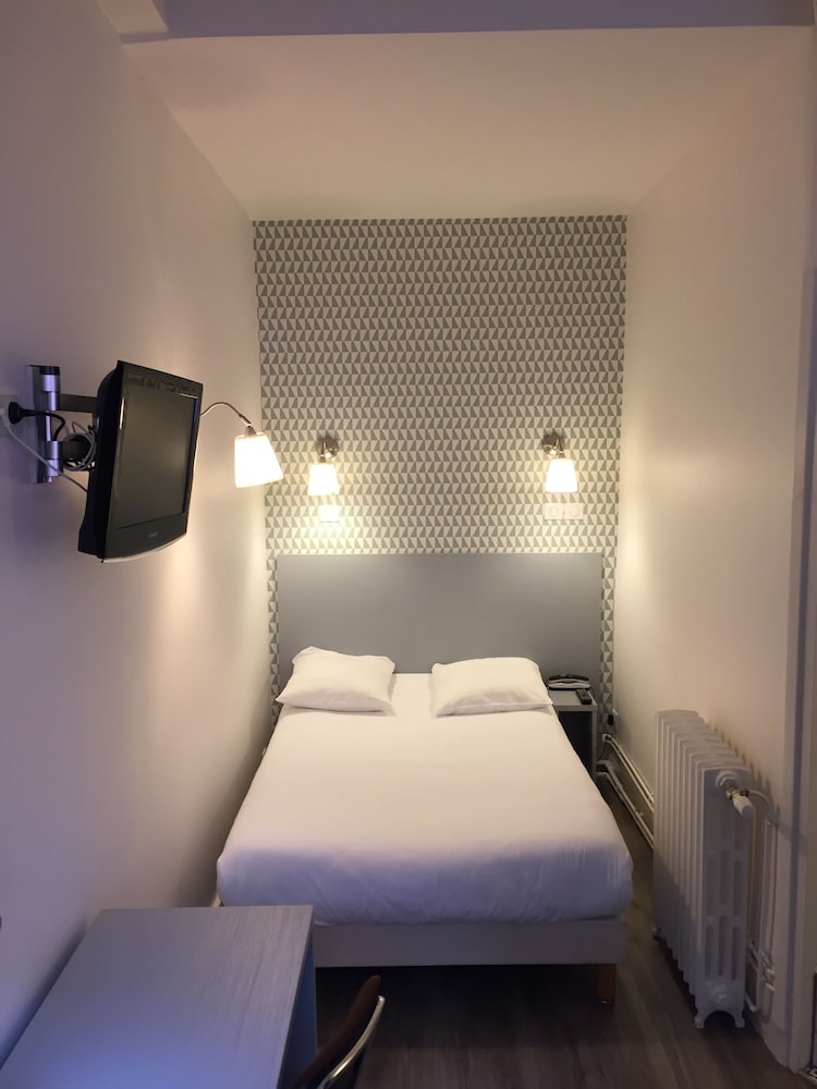 Hotel Au Patio Morand 24/36