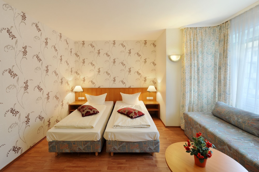 Fair Hotel Villa Diana Westend 13/65