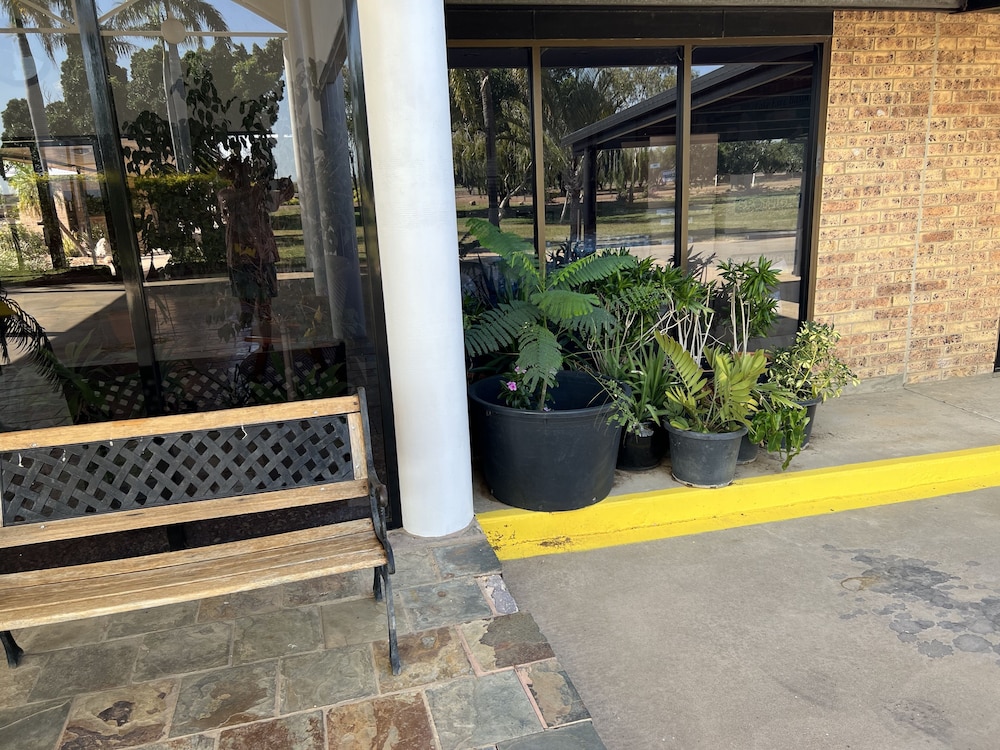 Albert Park Motor Inn 49/63