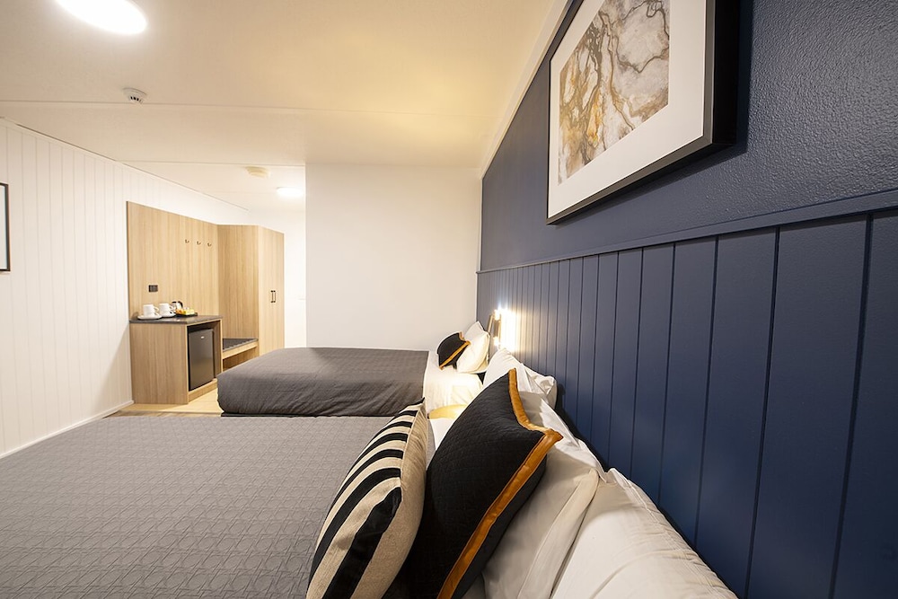 Southend Hotel 13/49