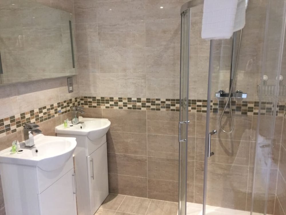Marlborough Hotel 37/42