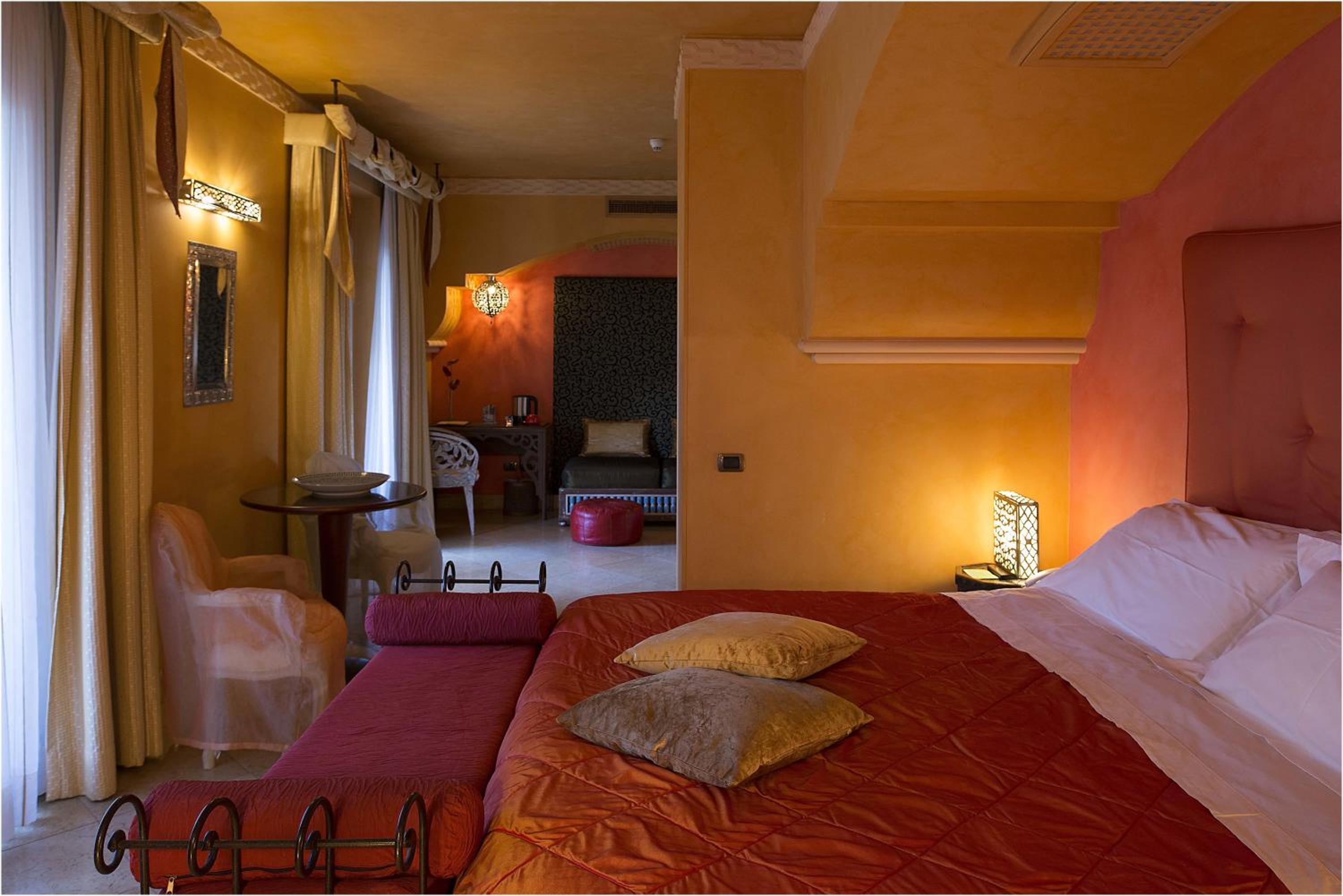 جناح بشرفة، Romano Palace 3/10