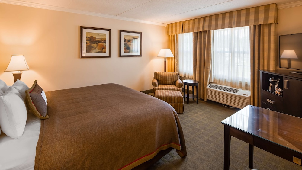 Best Western Plus White Bear Country Inn 32/47