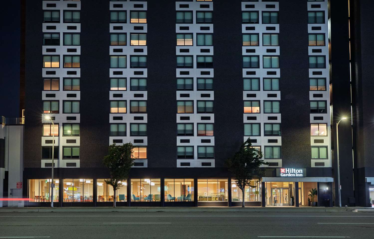 Hilton Garden Inn LAX Los Angeles Airport 15/60
