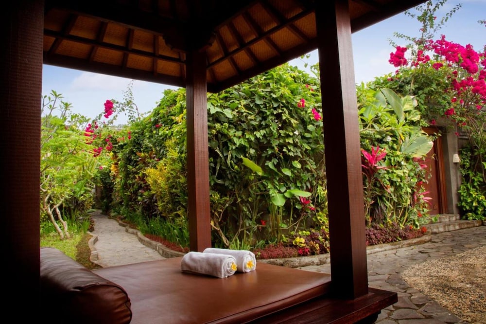Ladera Villa Ubud 35/59
