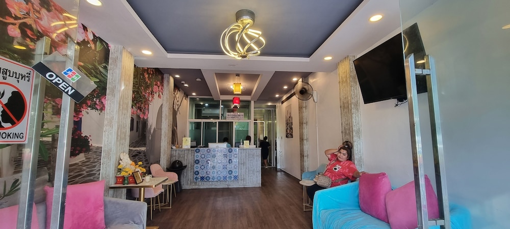MODERN LIVING HOTEL 4/45