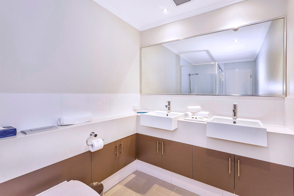 New Haus Managed by Hougoumont 44/44