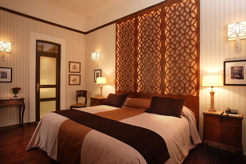 MANSION ALCAZAR 24/78
