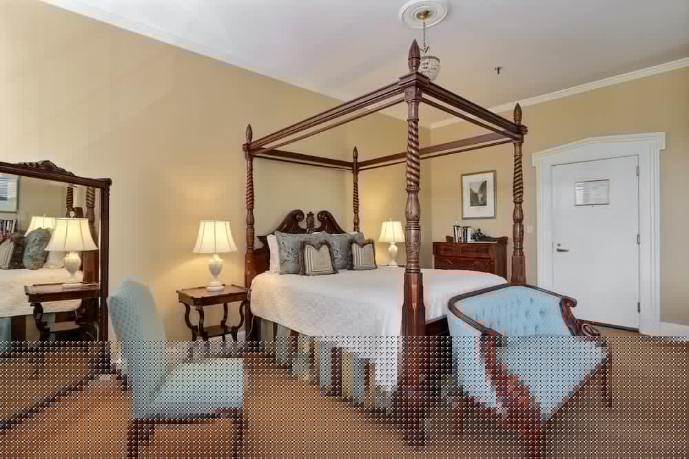 The Presidents Quarters Inn 61/76