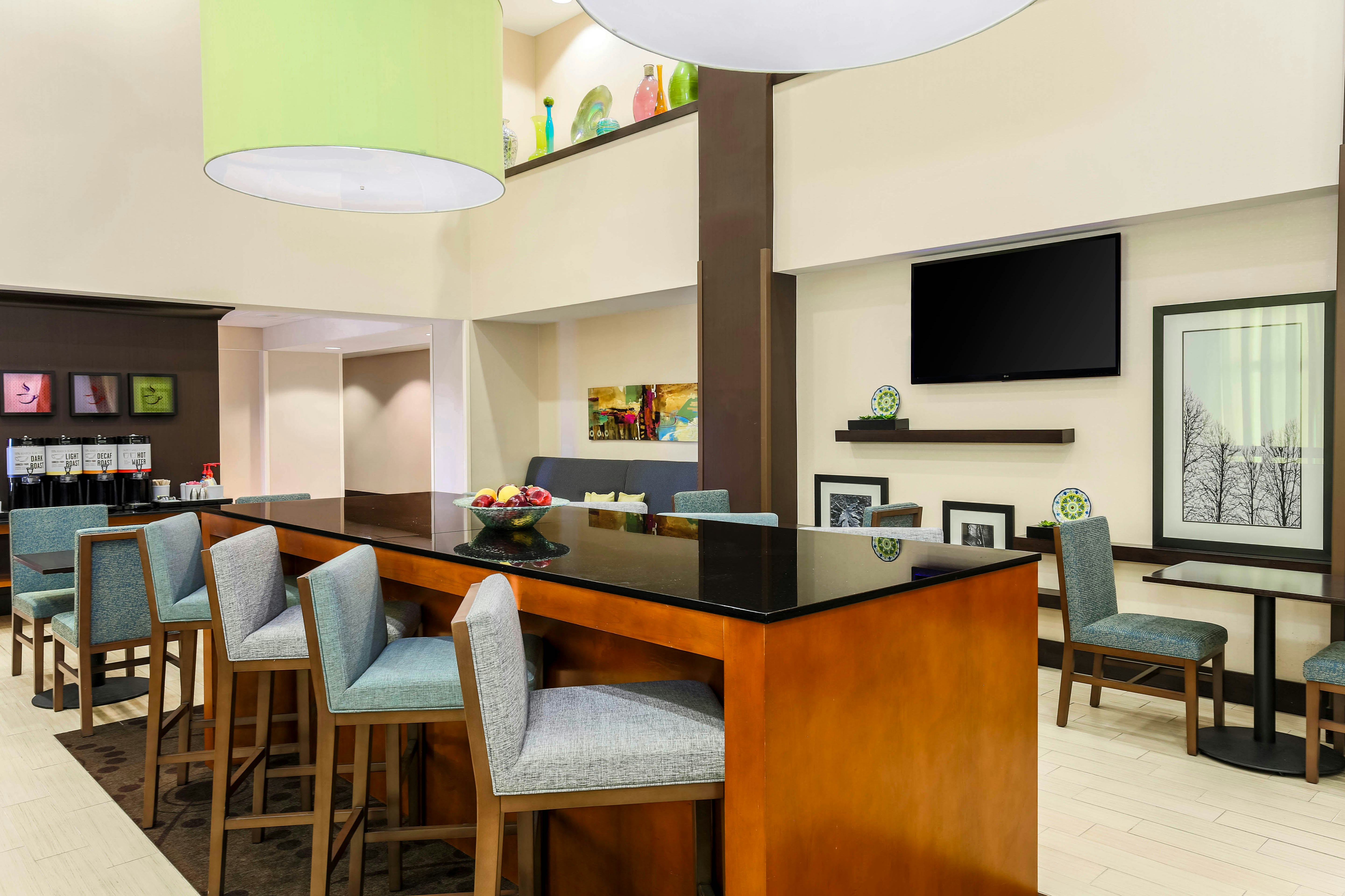Hampton Inn Suites Wheeling the Highland 24/46