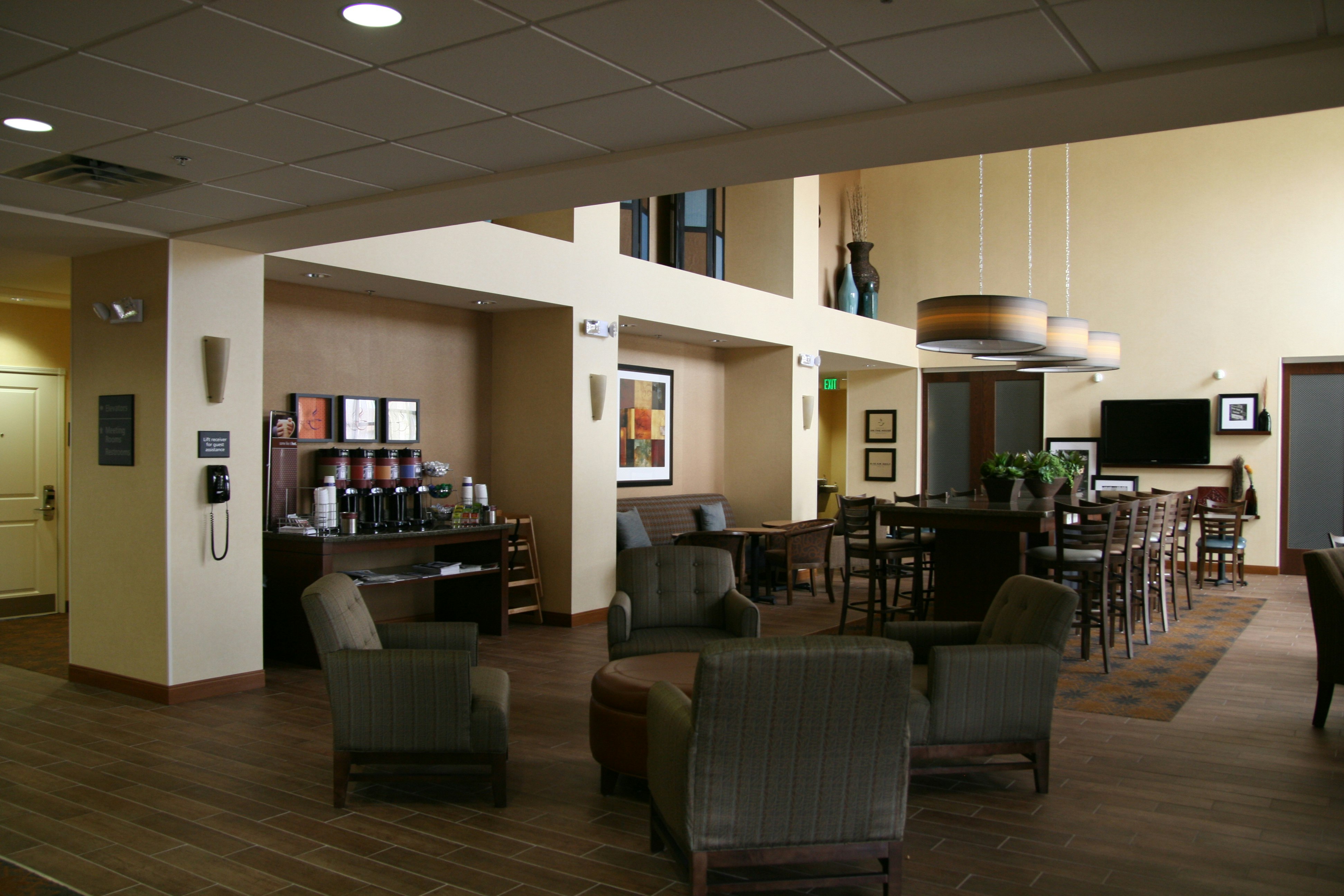 Hampton Inn Suites Pueblo North 28/42