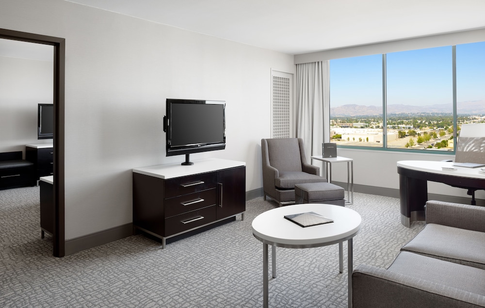 Hilton Woodland Hills Los Angeles 41/67