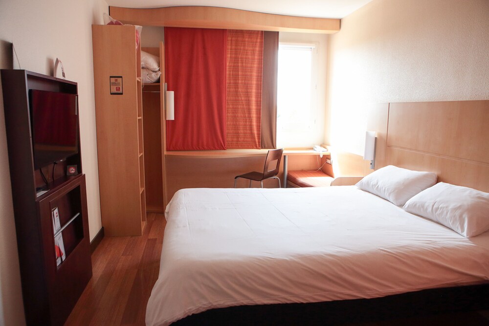 Ibis Albert 13/43