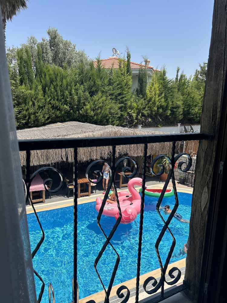 Pupa Alacati Butik Otel 26/43