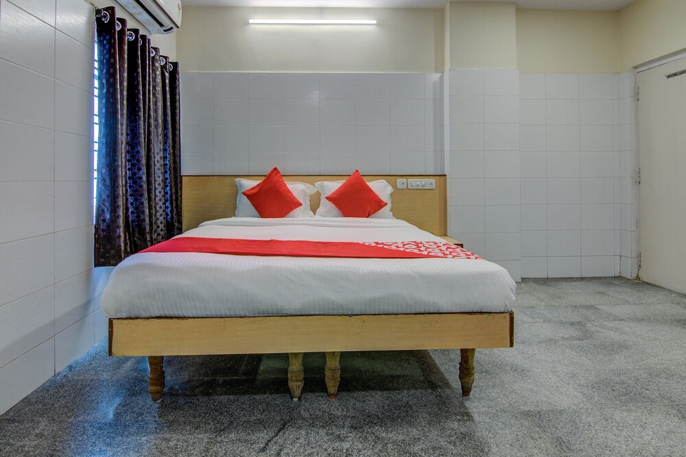 OYO 14669 Mayur's Residency 11/25