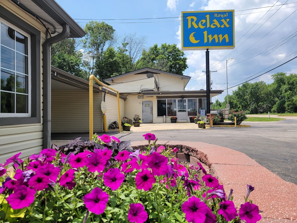 Royal Relax Inn 3/15