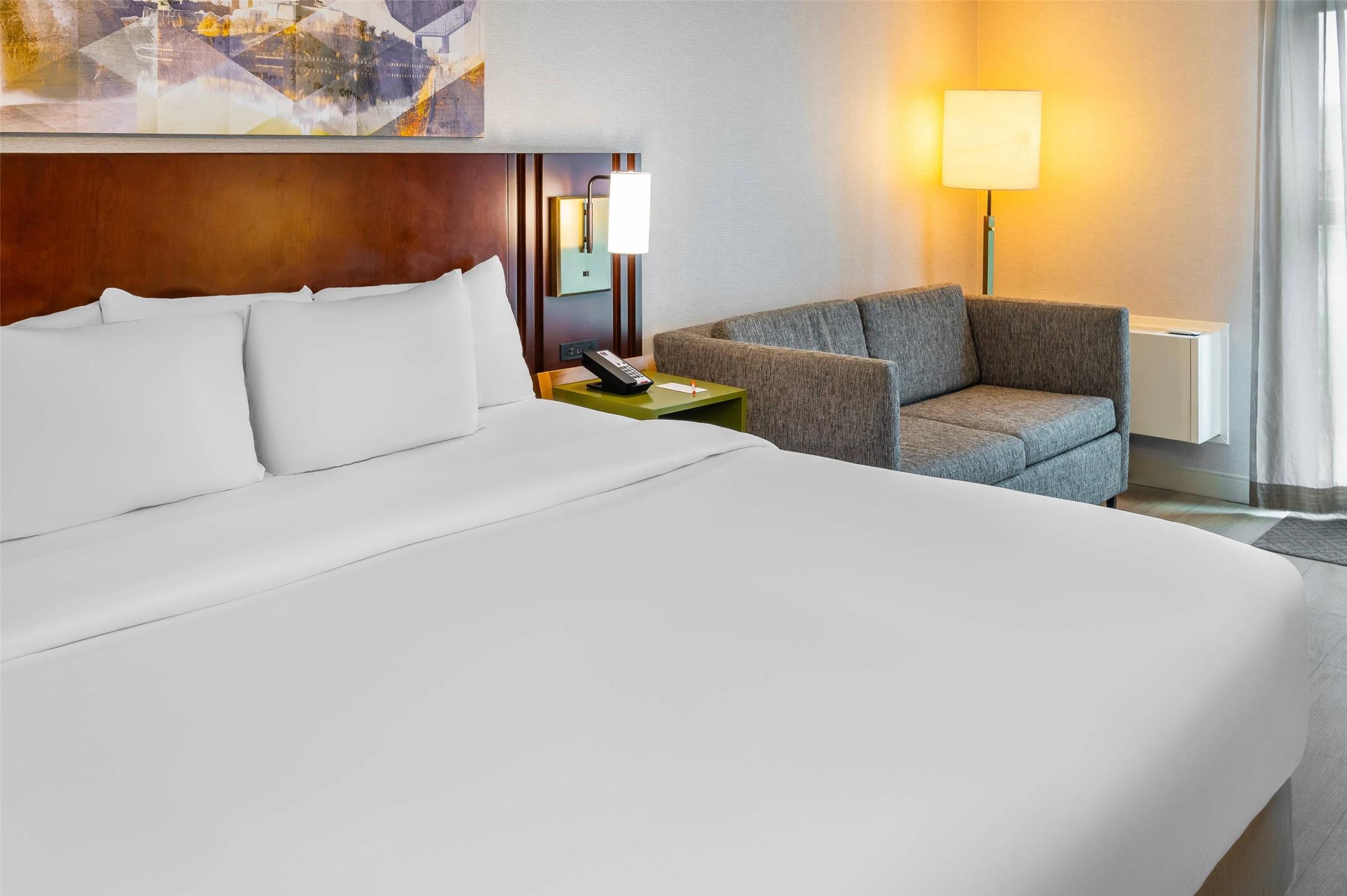 Upgrade, Business, King Bed، Comfort Inn Sudbury East 7/9