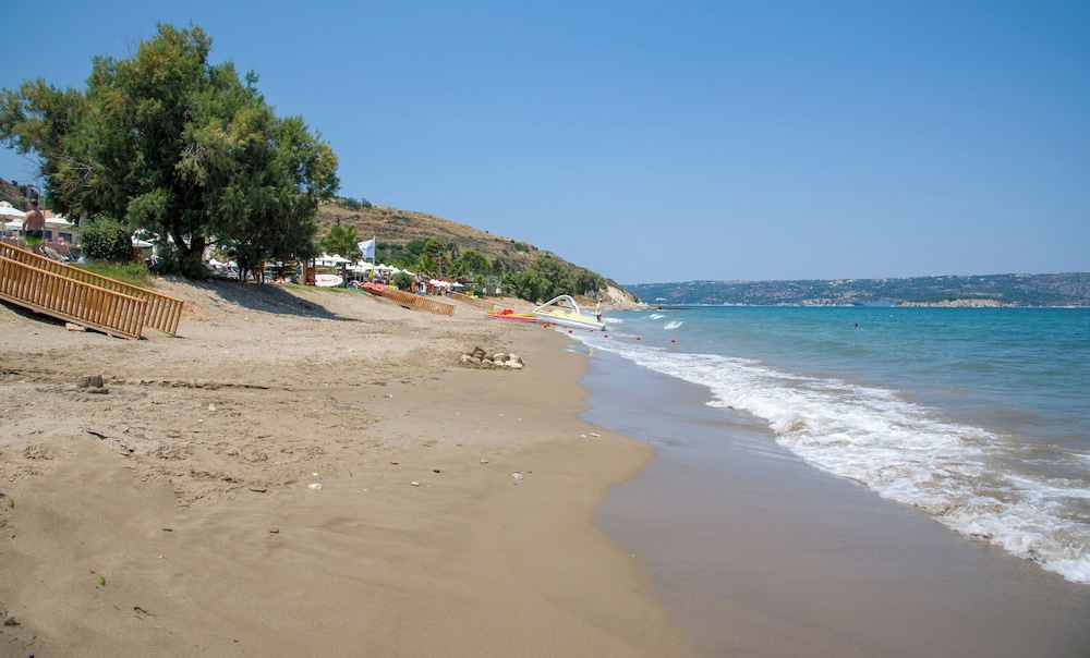 Kiani Beach Resort 45/50
