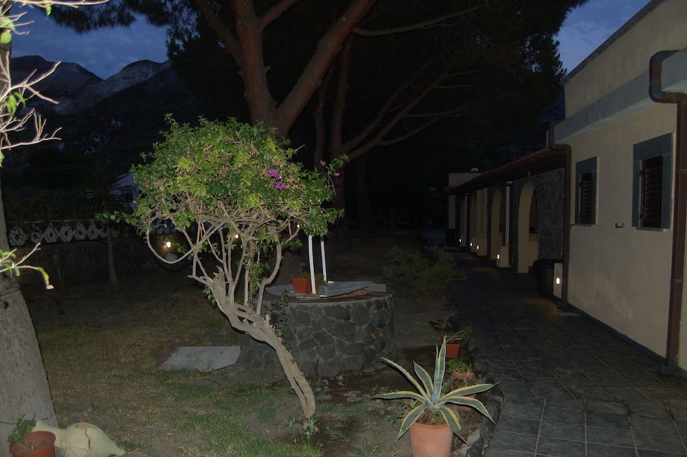 Al Togo Hotel 39/50