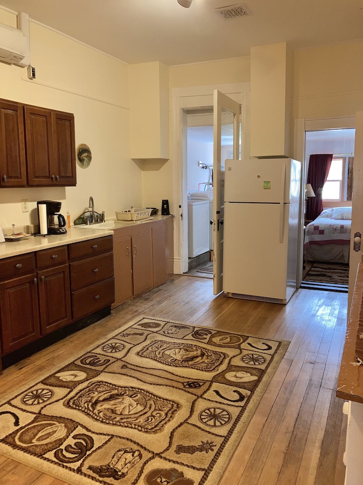 Historic Capitol Hotel Vacation Suites 1/32