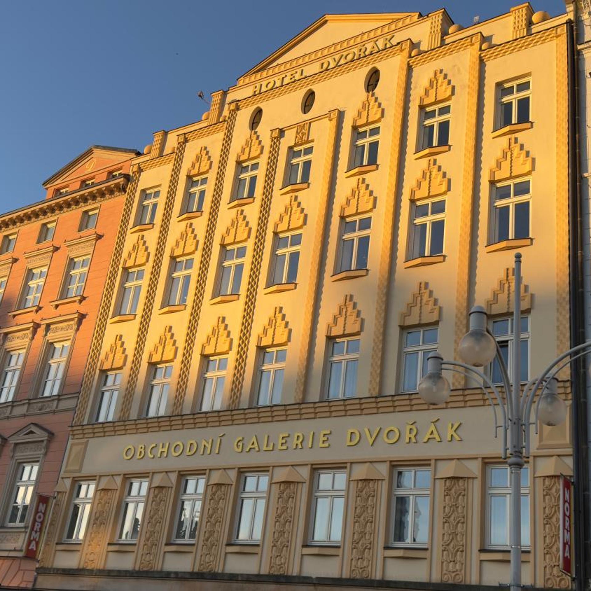 Hotel Dvorak 4/66