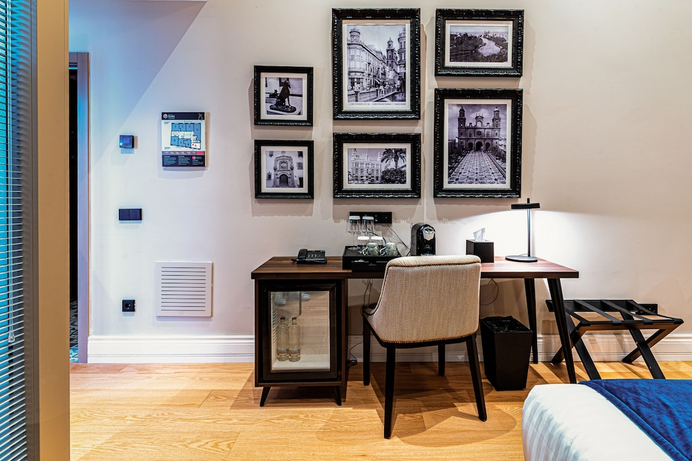 Boutique Hotel Cordial Plaza Mayor de Santa Ana 48/57