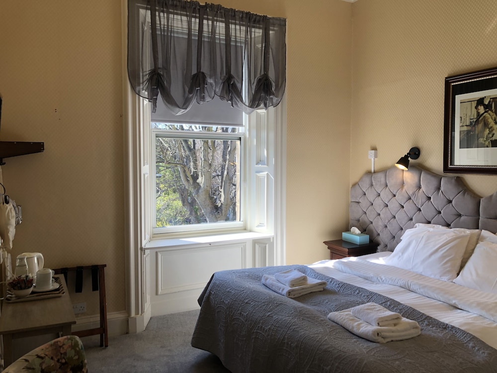 Auld Reekie Guest House 6/25