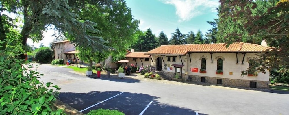 HOTEL LA CHAUMIERE 42/56