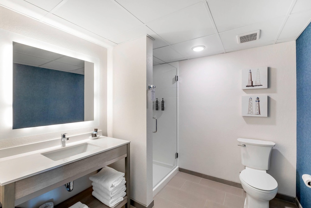 The Harborview, Ascend Hotel Collection 56/58