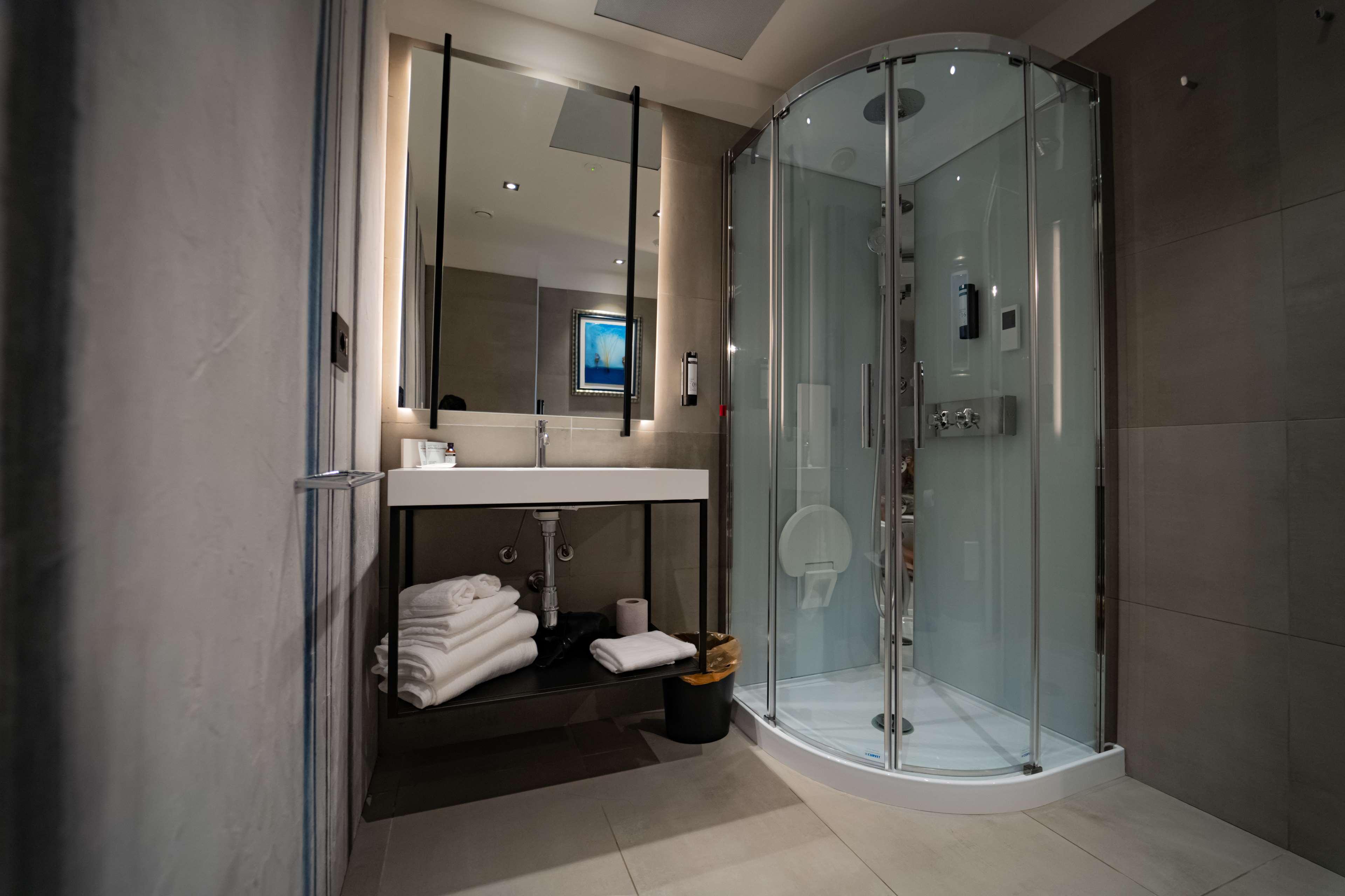 Garden, Suite, Queen Bed, Private Garden, Sofa، Best Western Plus Sabaudia Hotel & Spa 2/2