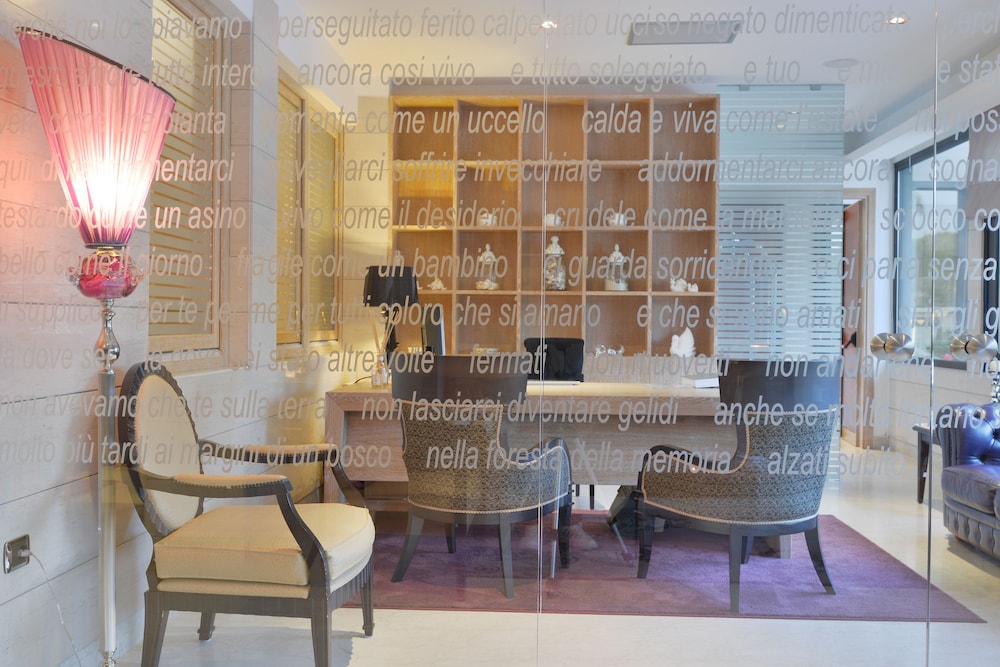 Esplanade Boutique Hotel 25/38