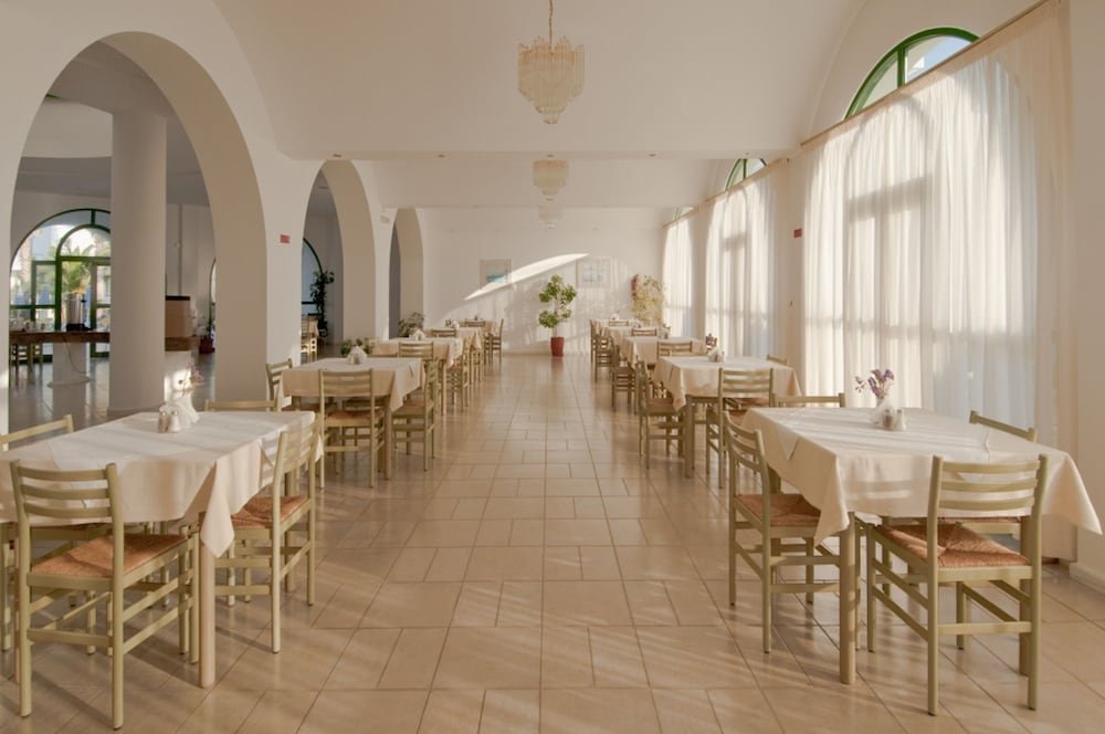 Alexandra Beach Hotel 20/37