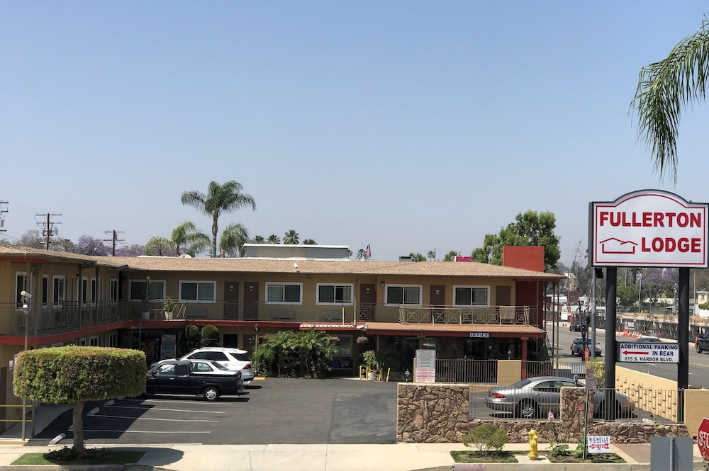 Fullerton Lodge 5/33