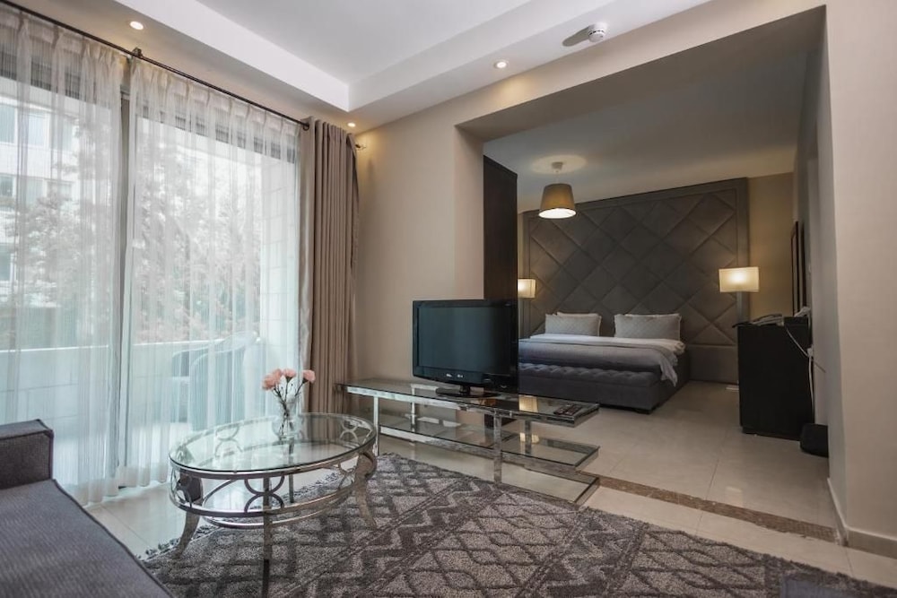 Ankars Suites & Hotel 24/26