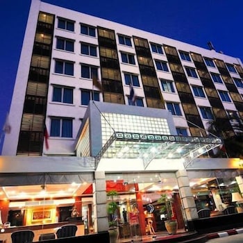The Airport Hotel 1/27