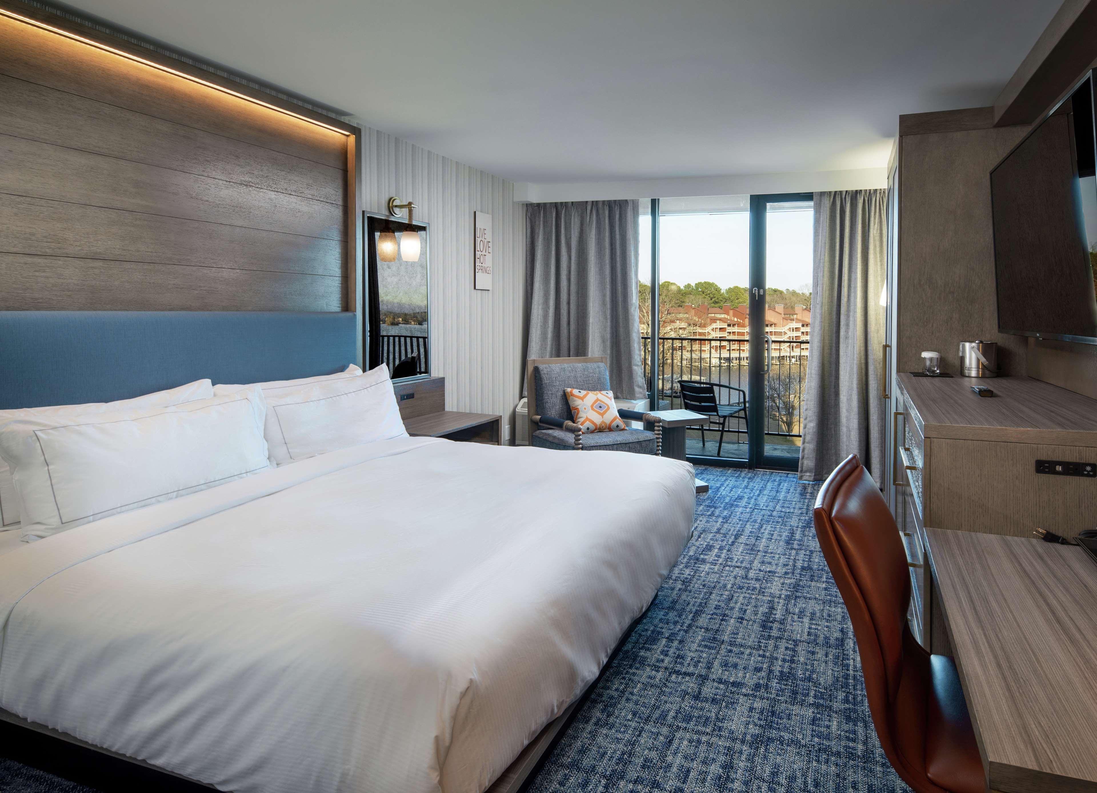 ROOM, KING BED, PATIO, ACCESSIBLE