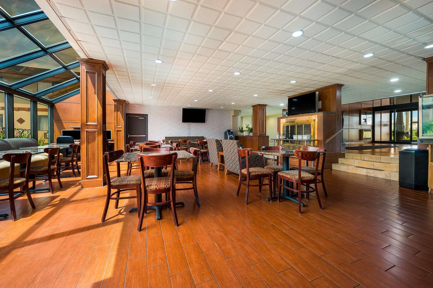 Best Western Detroit Livonia 33/42
