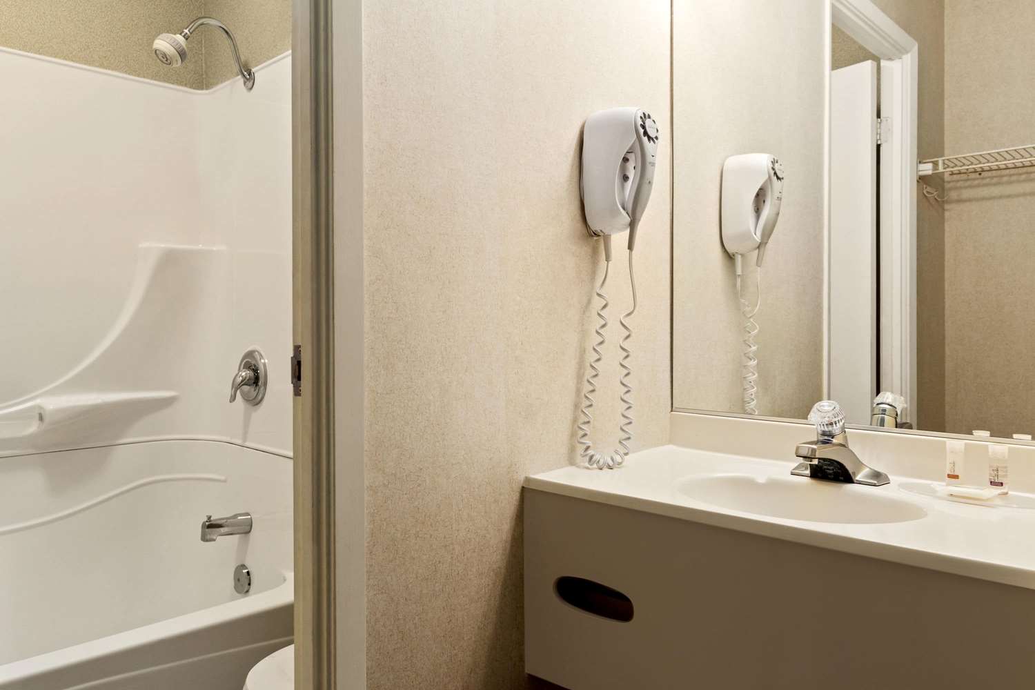 Days Inn By Wyndham Trois-Rivieres 8/8