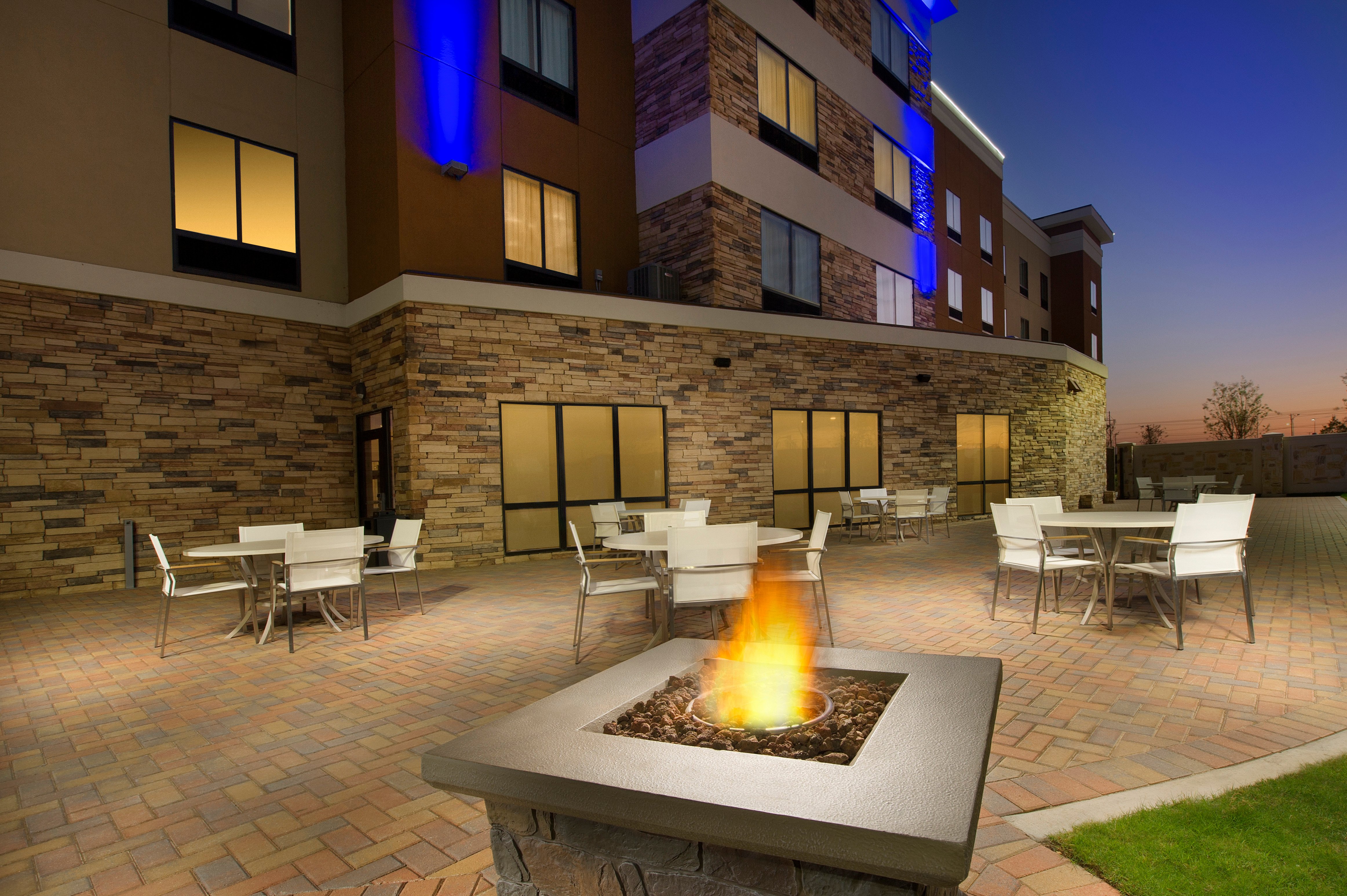 Holiday Inn Express And Suites Waco South 55/56